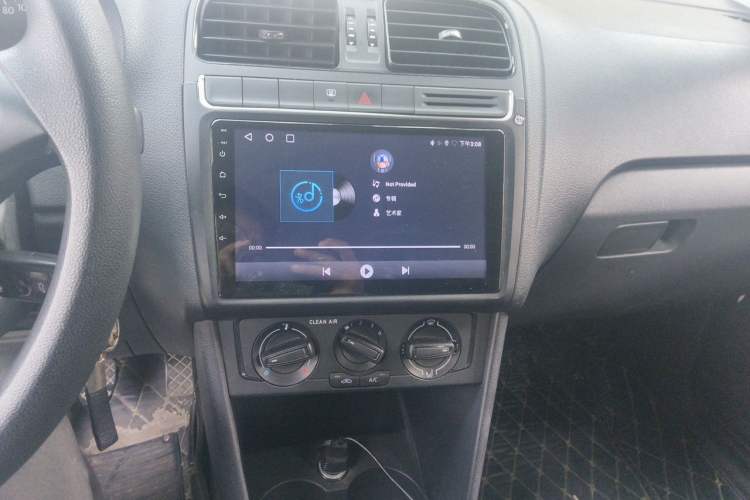 Used Volkswagen Polo 2016 1.4L Manual Fashion Model Audio And AC Panel