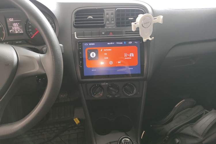 Used Volkswagen Polo 2016 1.4L Manual Fashion Model Audio And AC Panel