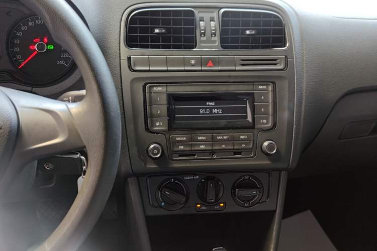 Used Volkswagen Polo 2016 1.4L Automatic Trendy Model Audio And AC Panel