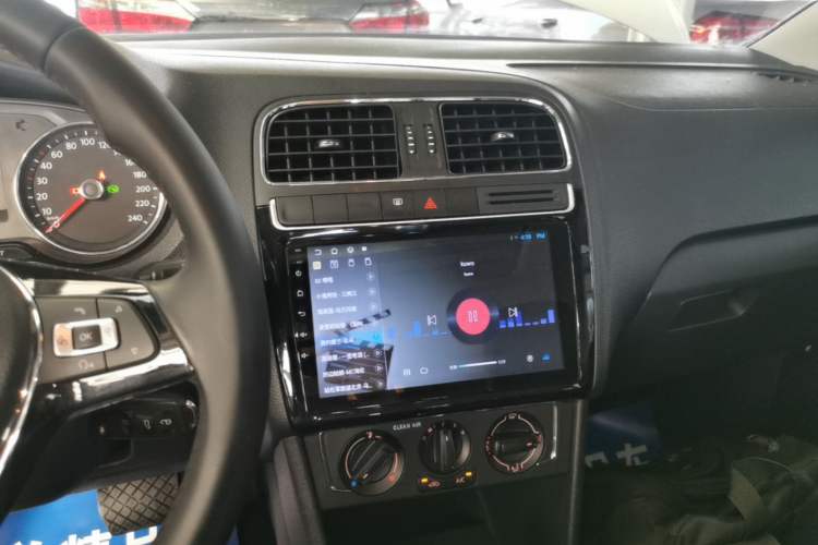 Used Volkswagen Polo 2016 1.6L Automatic Comfort Model Audio And AC Panel