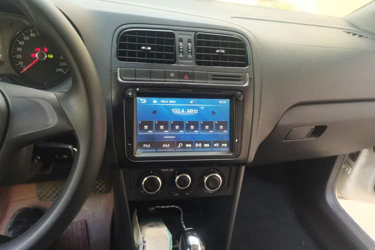 Used Volkswagen Polo 2016 1.4L Automatic Trendy Model Audio And AC Panel