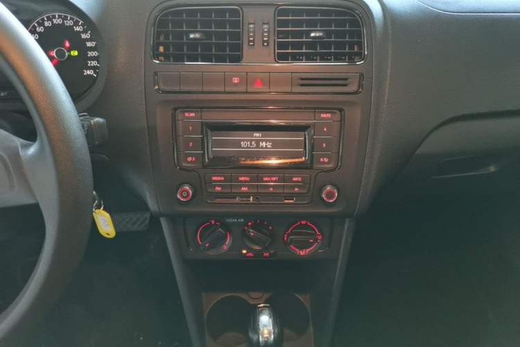 Used Volkswagen Polo 2016 1.4L Automatic Trendy Model Audio And AC Panel