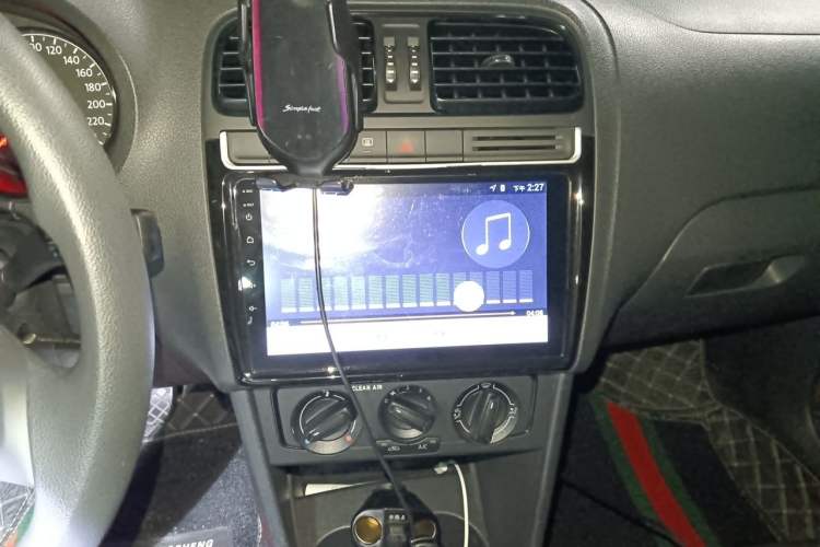 Used Volkswagen Polo 2016 1.4L Automatic Trendy Model Audio And AC Panel