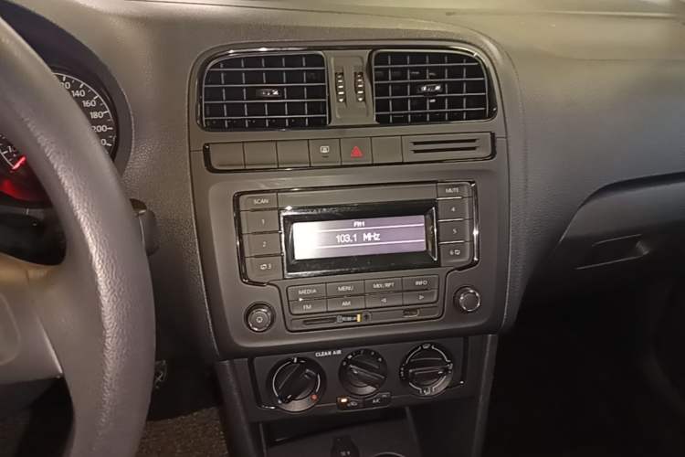 Used Volkswagen Polo 2016 1.4L Automatic Trendy Model Audio And AC Panel