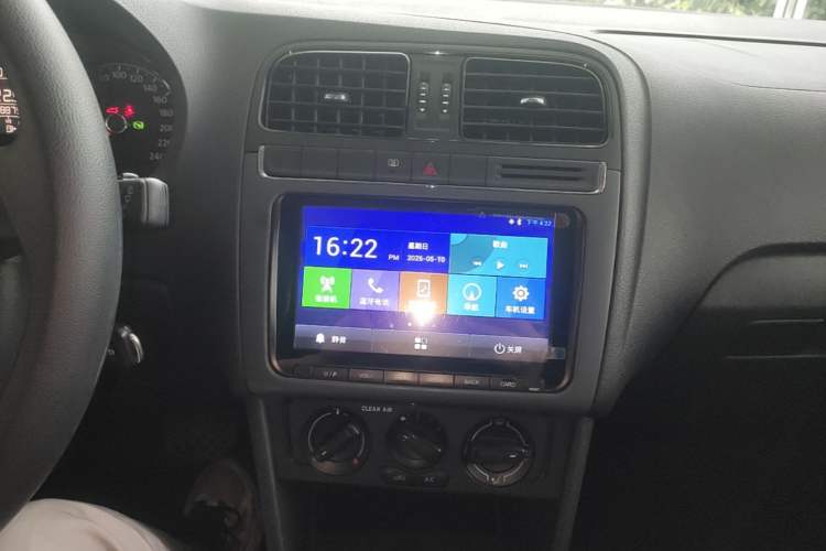 Used Volkswagen Polo 2016 1.4L Automatic Trendy Model Audio And AC Panel