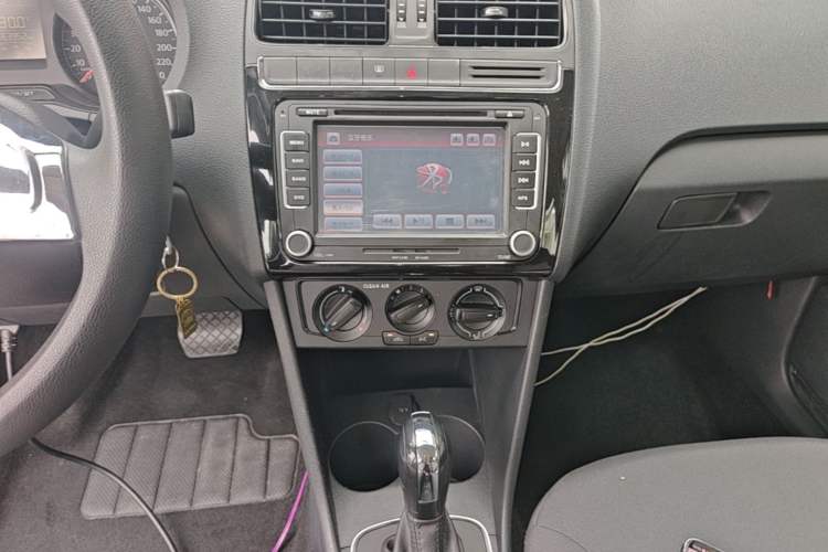 Used Volkswagen Polo 2016 1.4L Automatic Trendy Model Audio And AC Panel