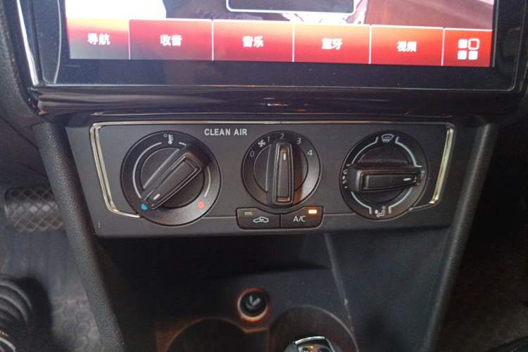 Used Volkswagen Polo 2016 1.6L Automatic Comfort Model Audio And AC Panel