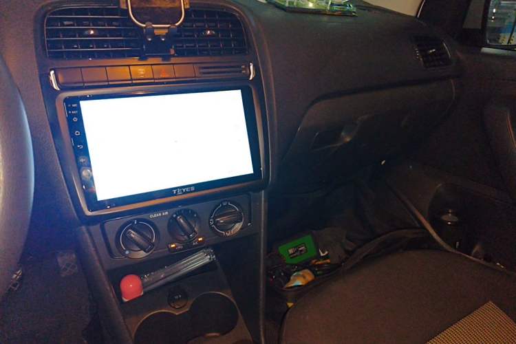 Used Volkswagen Polo 2016 1.4L Manual Fashion Model Audio And AC Panel