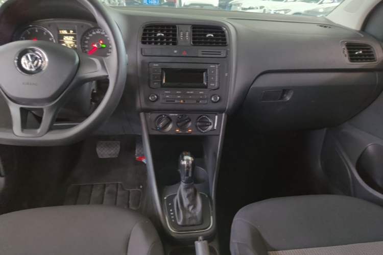 Used Volkswagen Polo 2016 1.4L Automatic Trendy Model Audio And AC Panel