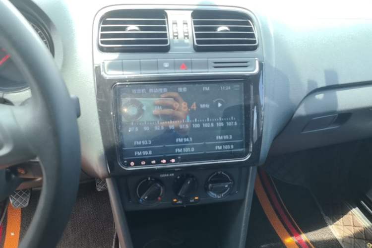Used Volkswagen Polo 2016 1.4L Manual Fashion Model Audio And AC Panel