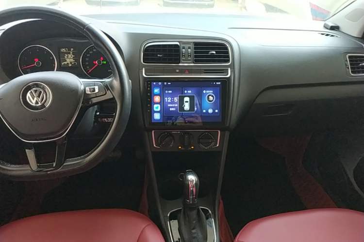 Used Volkswagen Polo 2016 1.6L Automatic Comfort Model Audio And AC Panel