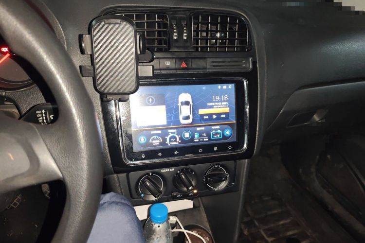 Used Volkswagen Polo 2016 1.4L Manual Fashion Model Audio And AC Panel