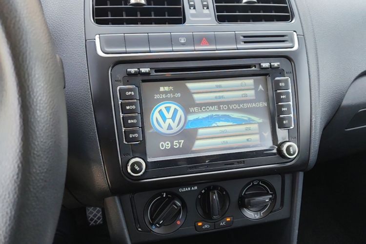 Used Volkswagen Polo 2016 1.4L Automatic Trendy Model Audio And AC Panel