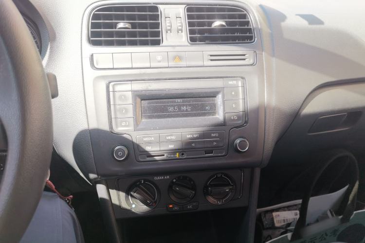 Used Volkswagen Polo 2016 1.4L Automatic Trendy Model Audio And AC Panel
