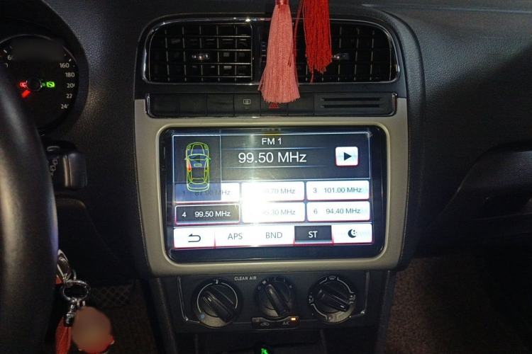 Used Volkswagen Polo 2016 1.6L Automatic Comfort Model Audio And AC Panel