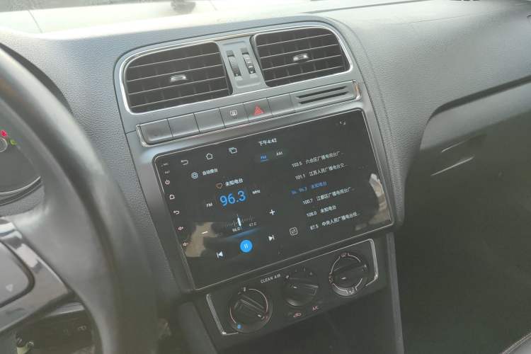 Used Volkswagen Polo 2016 1.6L Automatic Comfort Model Audio And AC Panel