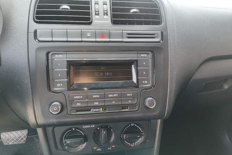 Used Volkswagen Polo 2016 1.4L Automatic Trendy Model Audio And AC Panel