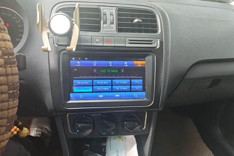 Used Volkswagen Polo 2016 1.6L Automatic Comfort Model Audio And AC Panel