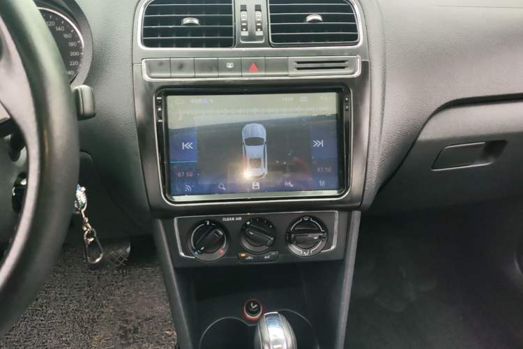 Used Volkswagen Polo 2016 1.6L Automatic Comfort Model Audio And AC Panel