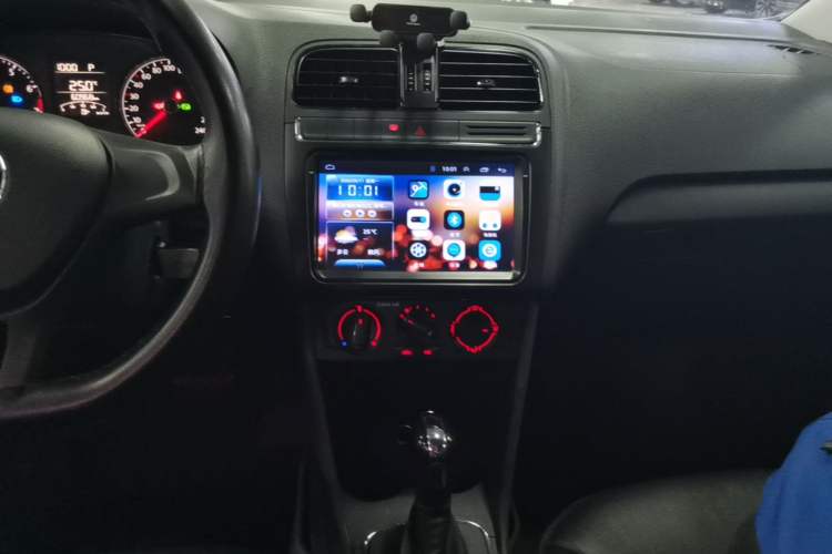 Used Volkswagen Polo 2016 1.4L Automatic Trendy Model Audio And AC Panel