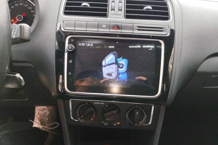 Used Volkswagen Polo 2016 1.6L Automatic Comfort Model Audio And AC Panel