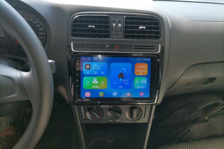 Used Volkswagen Polo 2016 1.4L Manual Fashion Model Audio And AC Panel