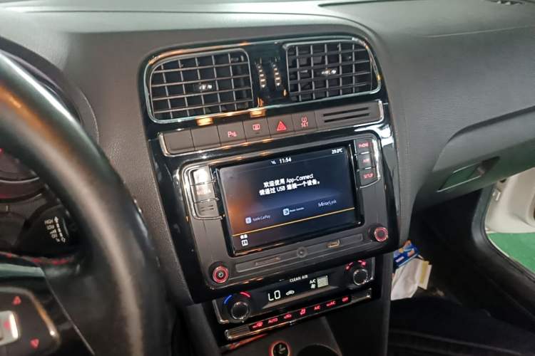 Used Volkswagen Polo 2016 1.6L Automatic Luxury Model Audio And AC Panel