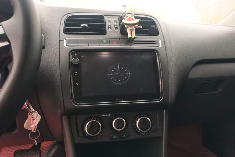 Used Volkswagen Polo 2016 1.4L Automatic Trendy Model Audio And AC Panel