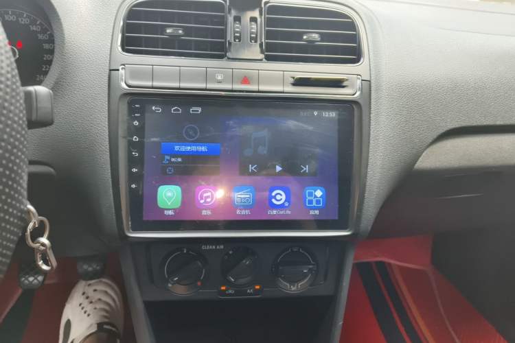 Used Volkswagen Polo 2016 1.4L Manual Fashion Model Audio And AC Panel