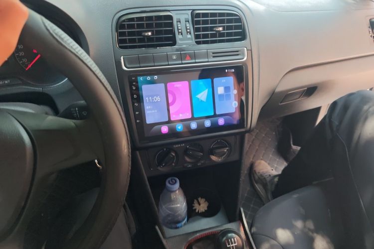 Used Volkswagen Polo 2016 1.4L Manual Fashion Model Audio And AC Panel