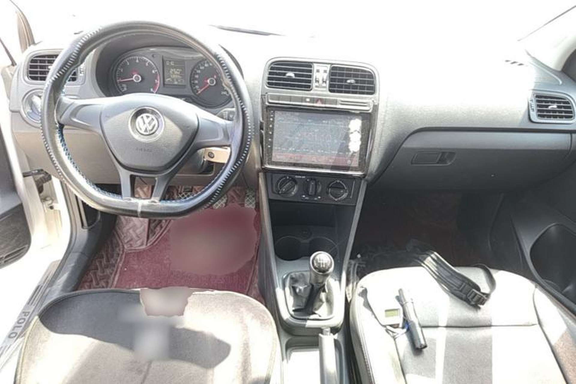 Used Volkswagen Polo 2016 1.4L Manual Fashion Model Center Console