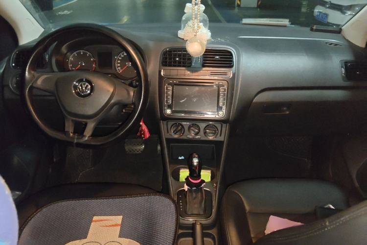 Used Volkswagen Polo 2016 1.4L Automatic Trendy Model Center Console