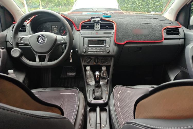 Used Volkswagen Polo 2016 1.4L Automatic Trendy Model Center Console