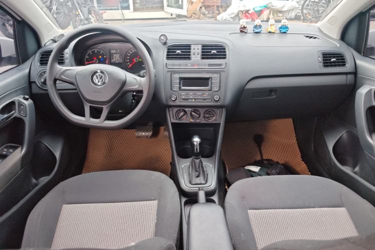 Used Volkswagen Polo 2016 1.4L Automatic Trendy Model Center Console