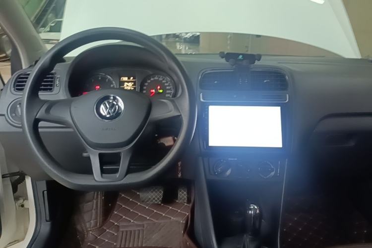 Used Volkswagen Polo 2016 1.4L Automatic Trendy Model Center Console