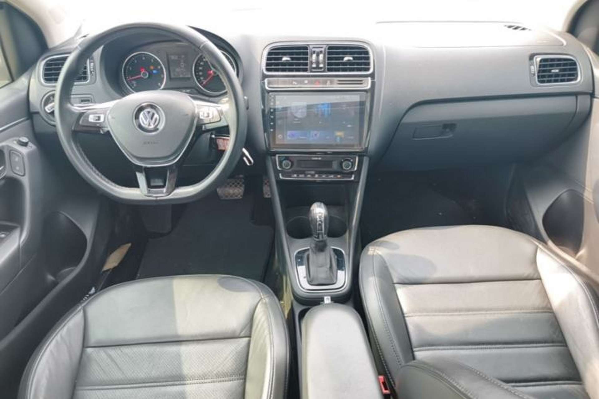 Used Volkswagen Polo 2016 1.6L Automatic Luxury Model Center Console