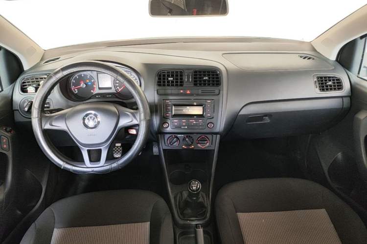 Used Volkswagen Polo 2016 1.4L Manual Fashion Model Center Console