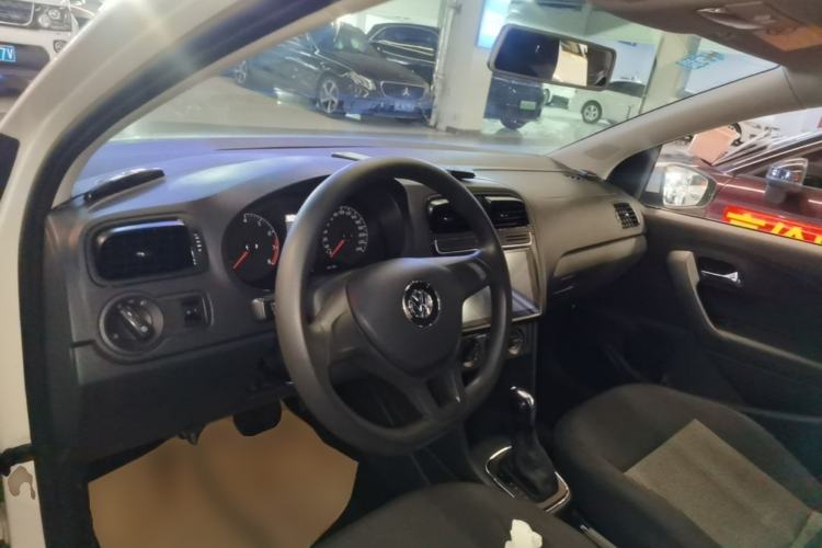 Used Volkswagen Polo 2016 1.4L Automatic Trendy Model Center Console
