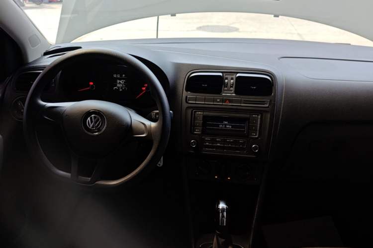Used Volkswagen Polo 2016 1.4L Automatic Trendy Model Center Console