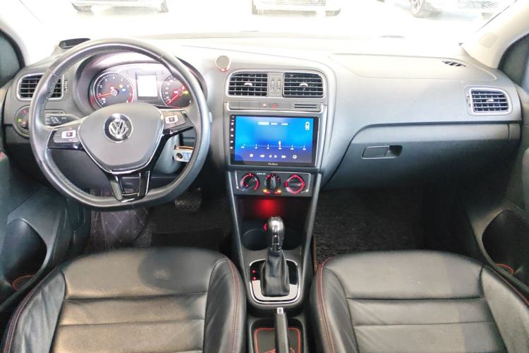 Used Volkswagen Polo 2016 1.6L Automatic Comfort Model Center Console