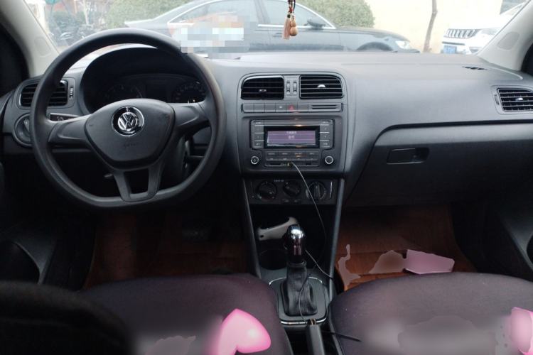 Used Volkswagen Polo 2016 1.4L Automatic Trendy Model Center Console