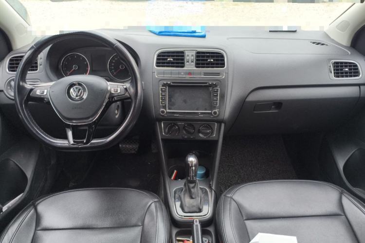 Used Volkswagen Polo 2016 1.6L Automatic Luxury Model Center Console