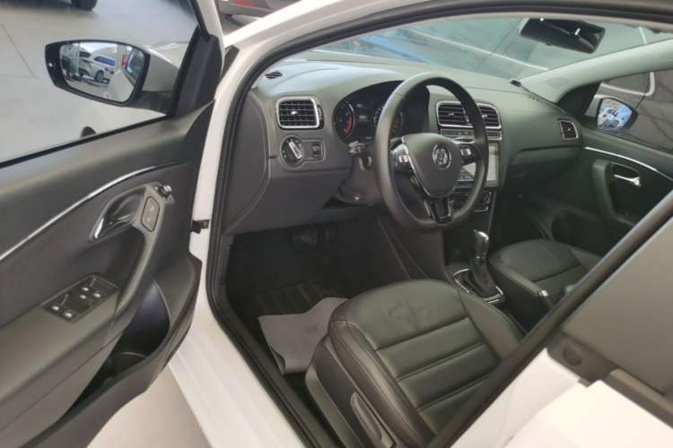 Used Volkswagen Polo 2016 1.6L Automatic Luxury Model Driver Seat