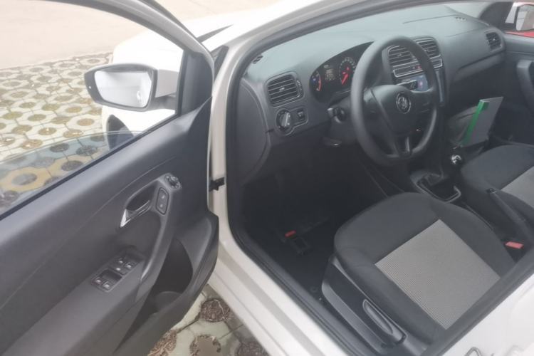 Used Volkswagen Polo 2016 1.4L Manual Fashion Model Driver Seat