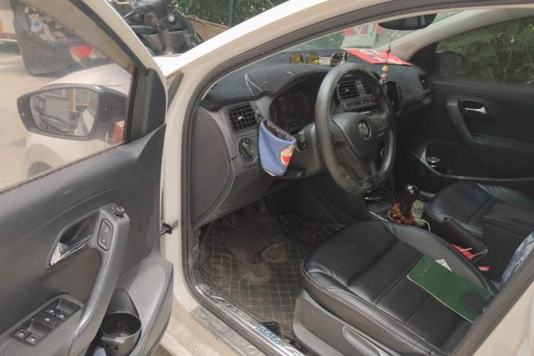Used Volkswagen Polo 2016 1.4L Manual Fashion Model Driver Seat