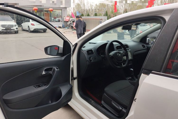 Used Volkswagen Polo 2016 1.6L Automatic Comfort Model Driver Seat