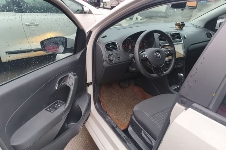 Used Volkswagen Polo 2016 1.6L Automatic Comfort Model Driver Seat