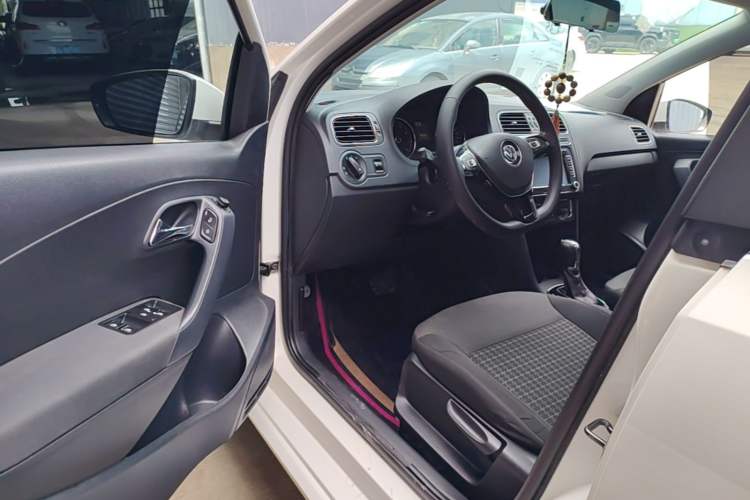 Used Volkswagen Polo 2016 1.6L Automatic Comfort Model Driver Seat
