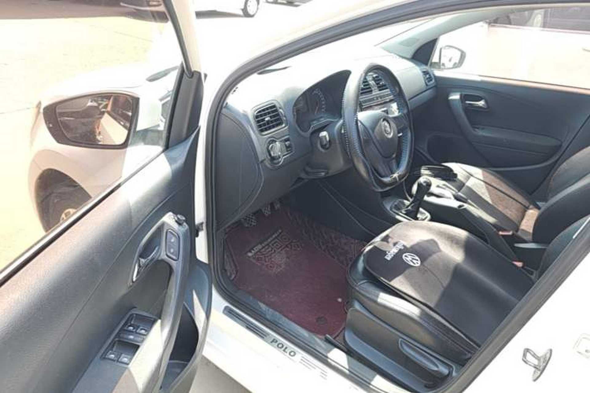 Used Volkswagen Polo 2016 1.4L Manual Fashion Model Driver Seat