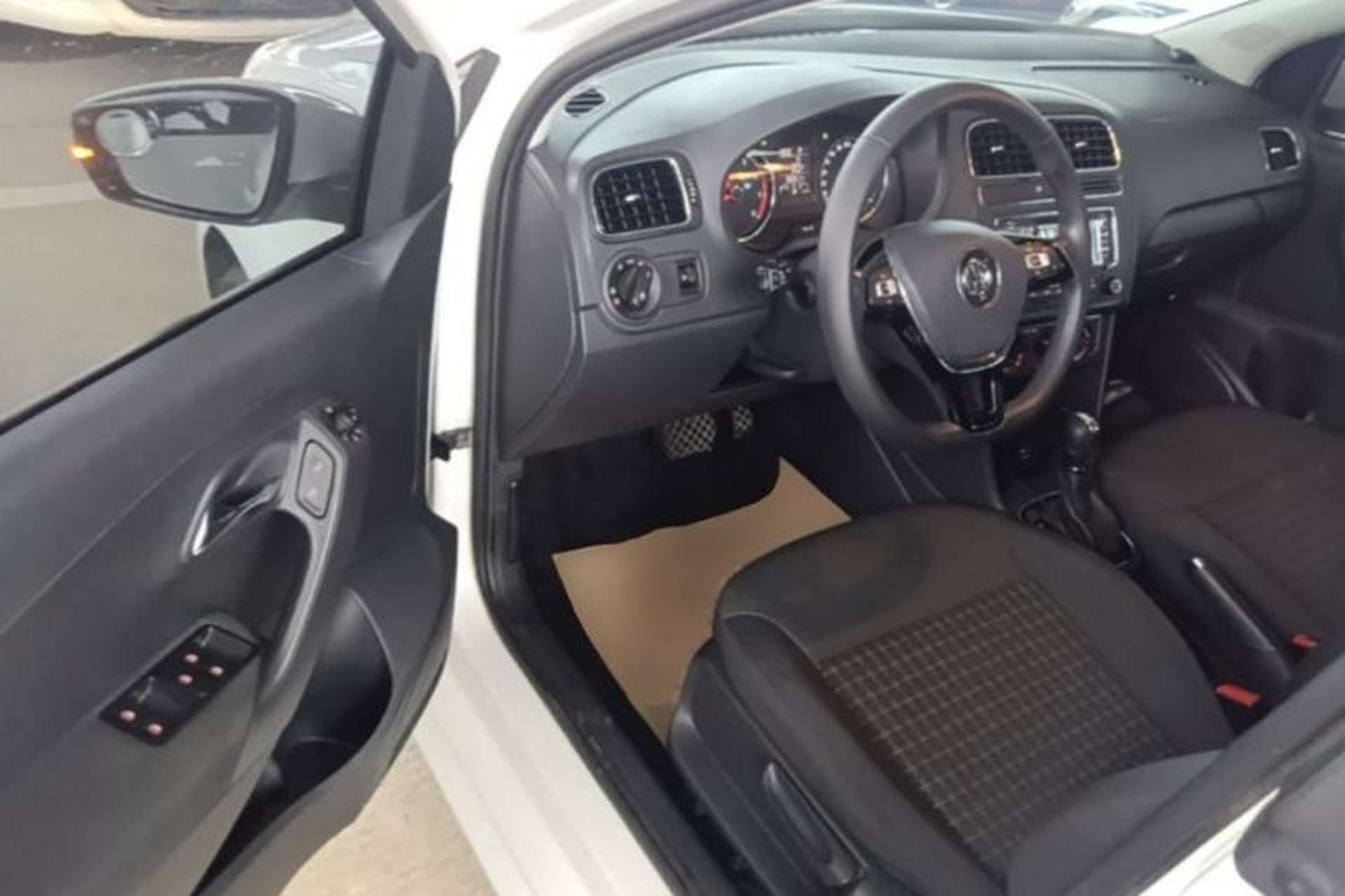Used Volkswagen Polo 2016 1.6L Automatic Comfort Model Driver Seat
